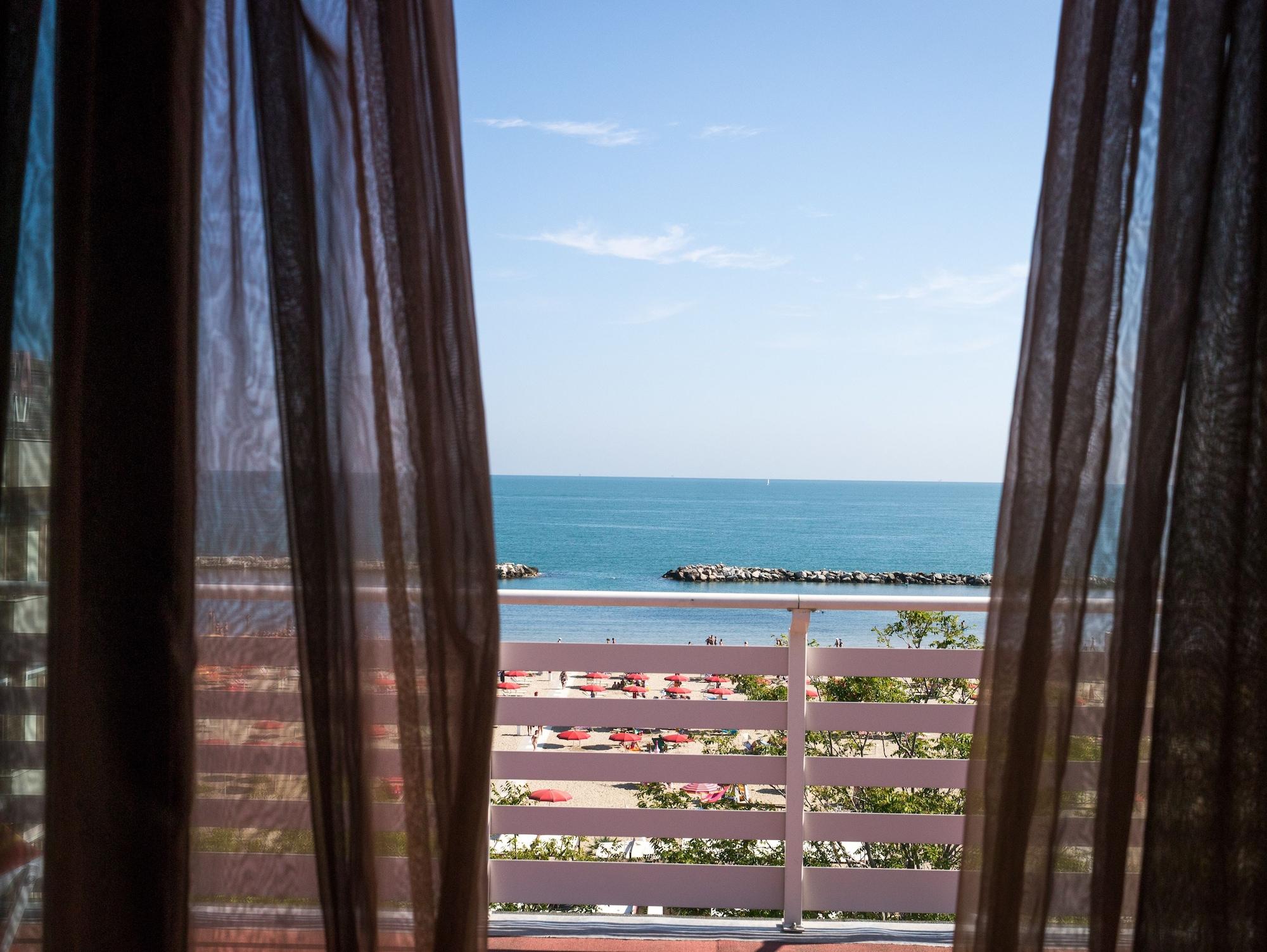 Hotel Lamorosa Rimini Ngoại thất bức ảnh
